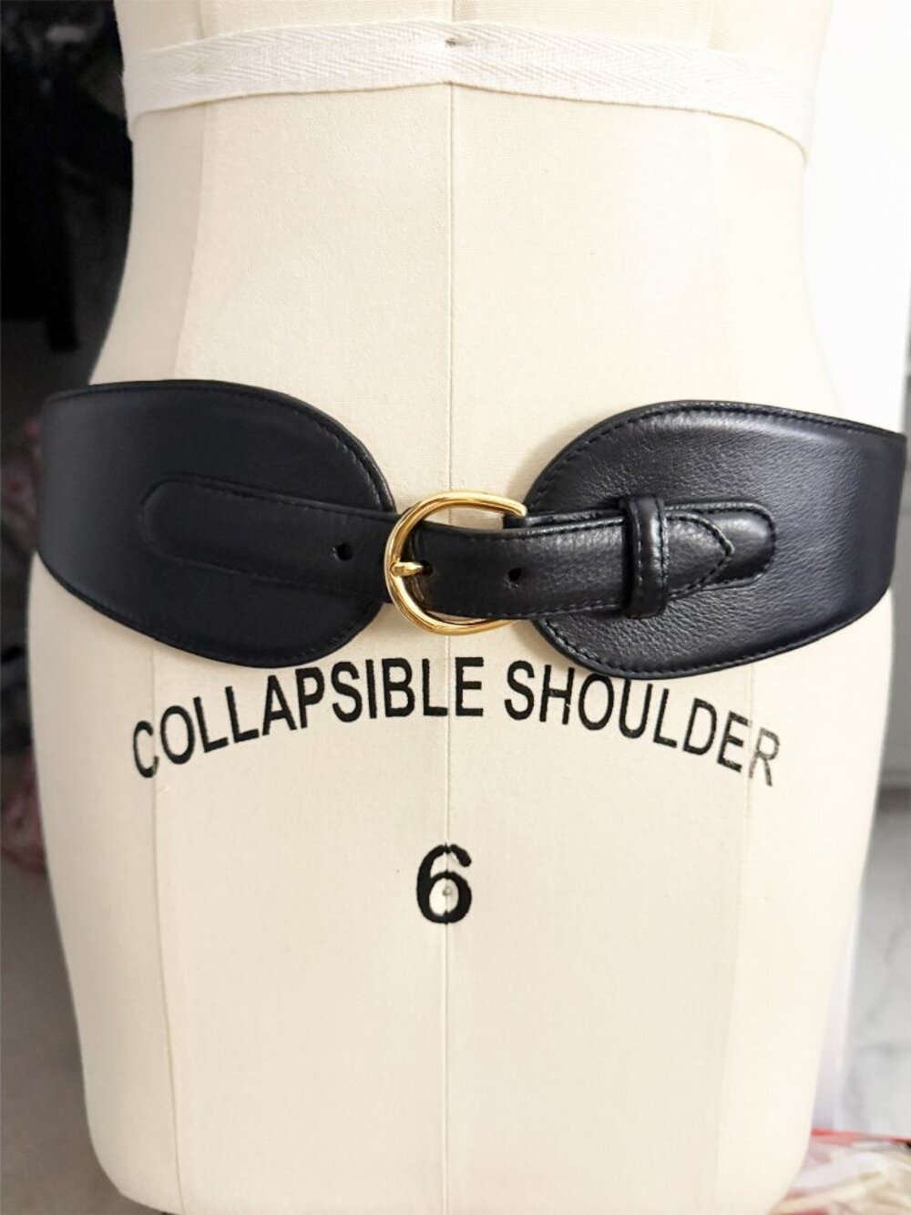 W. Kleinberg Tapered Waist Leather Calf Belt with Gold Buckle 3" Black M - Picture 5 of 6